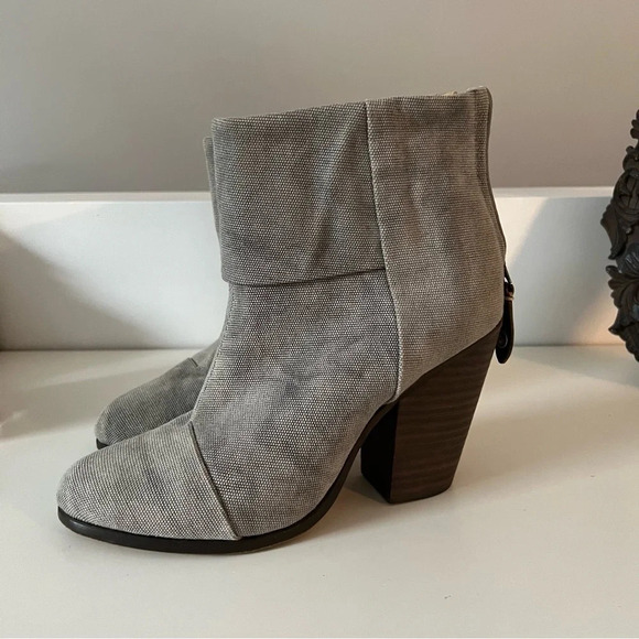 Rag & Bone
Newbury Canvas Ankle Boot, Dark Gray size US 8.5 - Picture 3 of 13